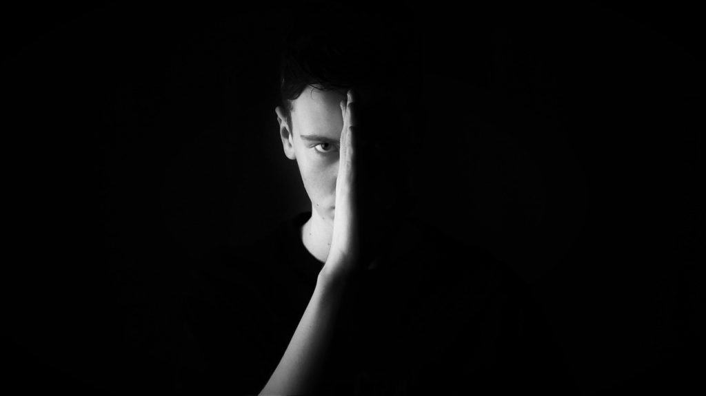 Adolescenti anonimi: i ragazzi che non riconoscono più l’altro