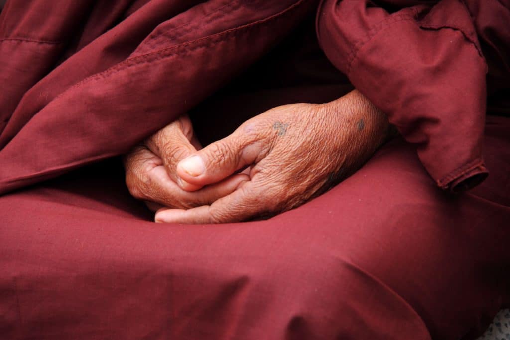 Ipnosi e meditazione: differenze, somiglianze e come aiutano contro il dolore